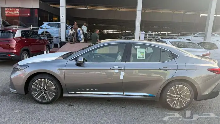 تويوتا كامري LE هايبرد بانوراما 2025 7