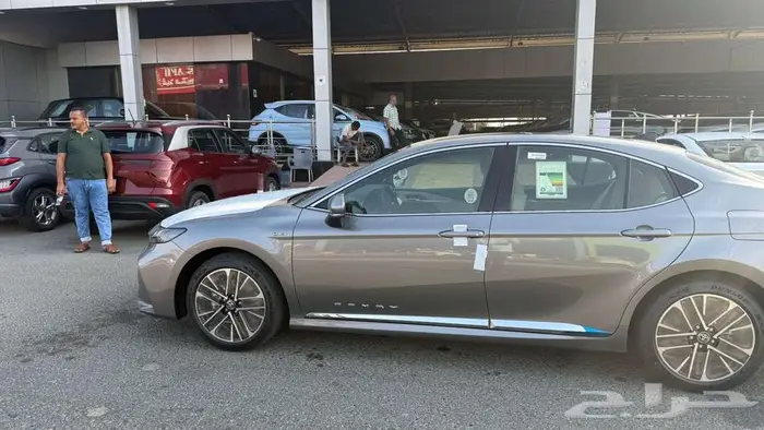 تويوتا كامري LE هايبرد بانوراما 2025 2