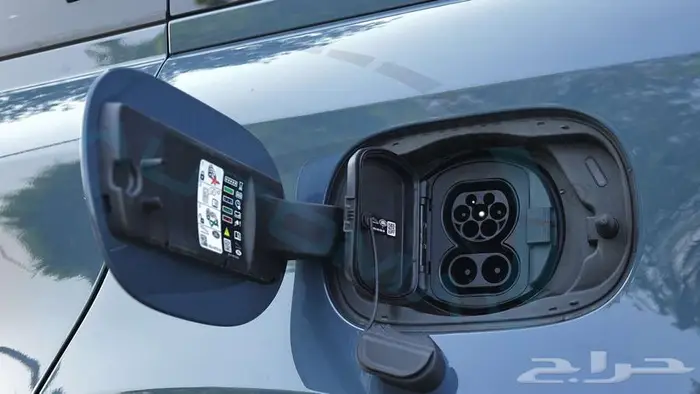 2025 Land Rover Defender 110 X-Dynamic SE P400e 20