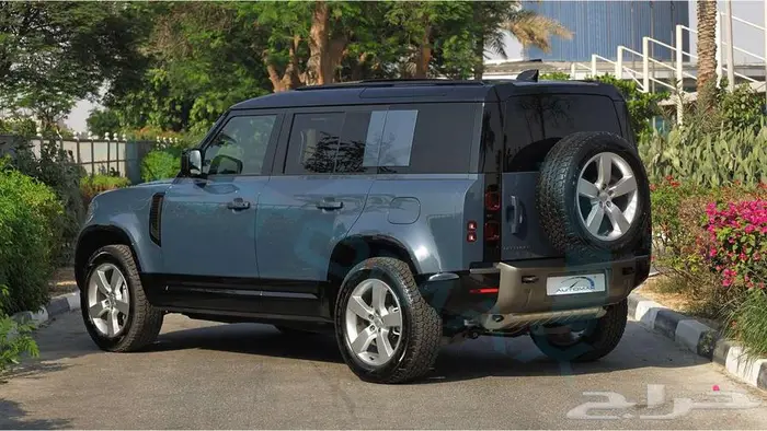 2025 Land Rover Defender 110 X-Dynamic SE P400e 5