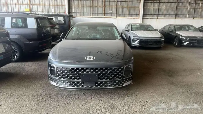 هيونداي ازيرا 2025 جميع الفئات والألوان ( شامل صيانة مجانية) 10