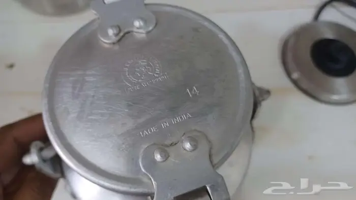 تراثيه دله ومصفاه وملقمه ومفواحه وبراد وسطل 18