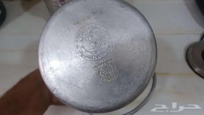 تراثيه دله ومصفاه وملقمه ومفواحه وبراد وسطل 23