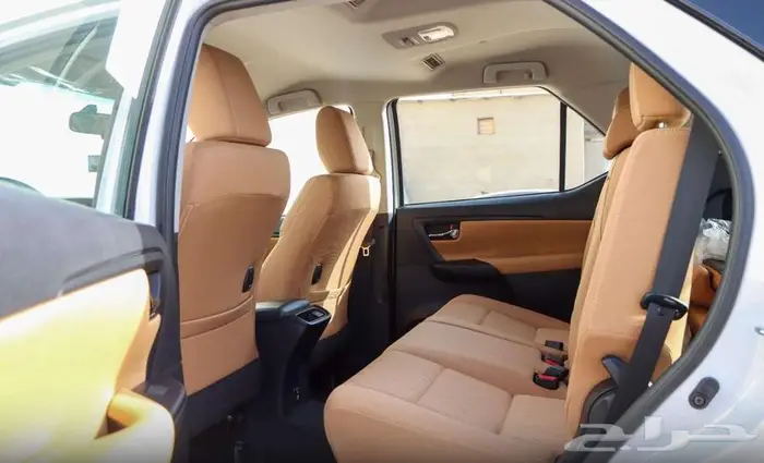 تويوتا فورشنر 4سلندر دبل موديل 2025 14