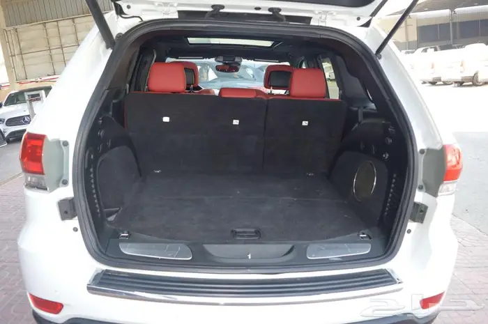 جيب جراند شيروكي تريل هوك موديل 2018 فل الفل 12