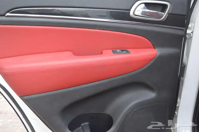 جيب جراند شيروكي تريل هوك موديل 2018 فل الفل 33