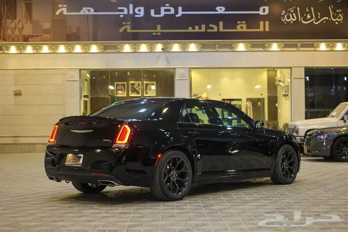 كرايزلر موديل 2020 S اسود 5