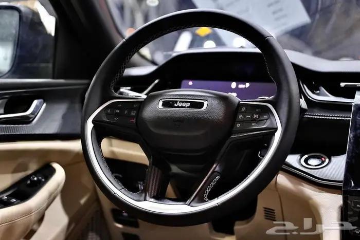 جيب جراند شروكي لاريدو موديل 2025 -الخضر للسيارات 13