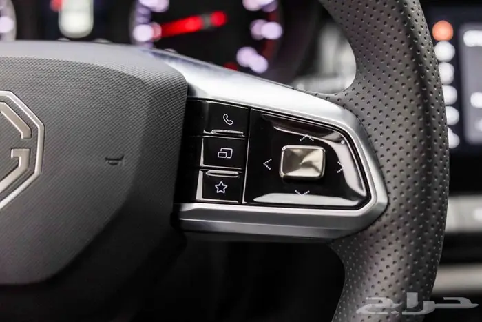 ام جي zs 2025 استاندر 8