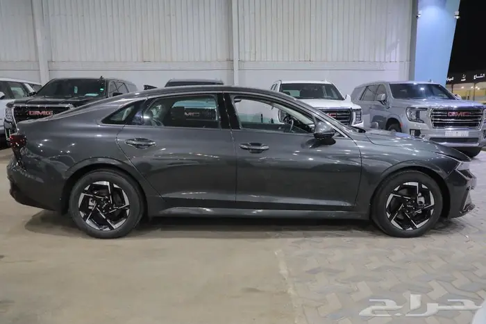 كيا K5 نص فل جلد بانوراما ماكينة 2.5 موديل 2024 4