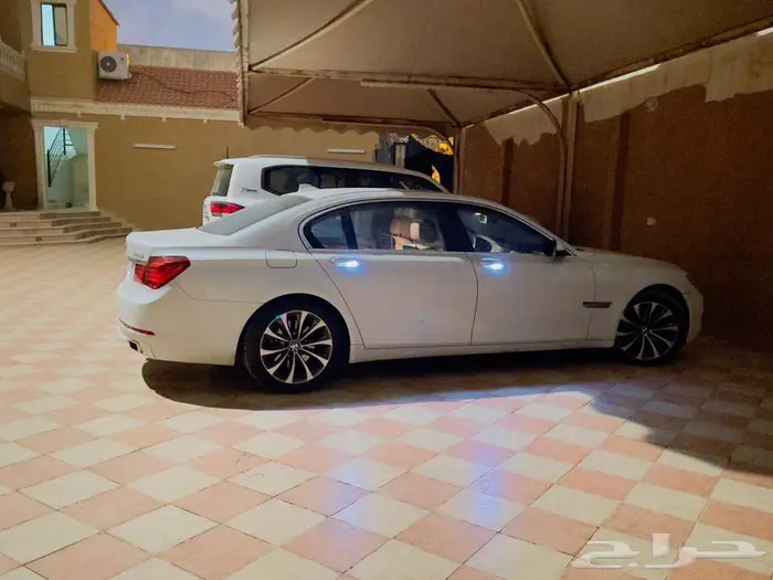 بي ام دبليو 730 2015 1