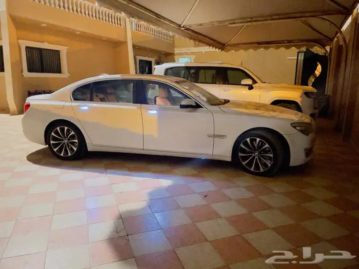 بي ام دبليو 730 2015 2