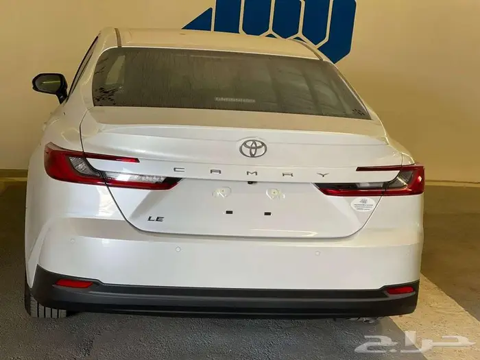 تويوتا كامري LE بنزين 2025 3