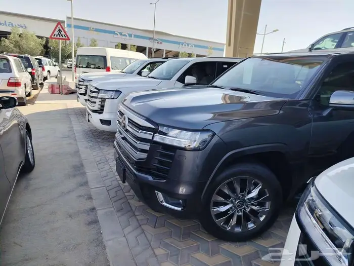لاند كروزر GXR L3 الموديل 2024 7