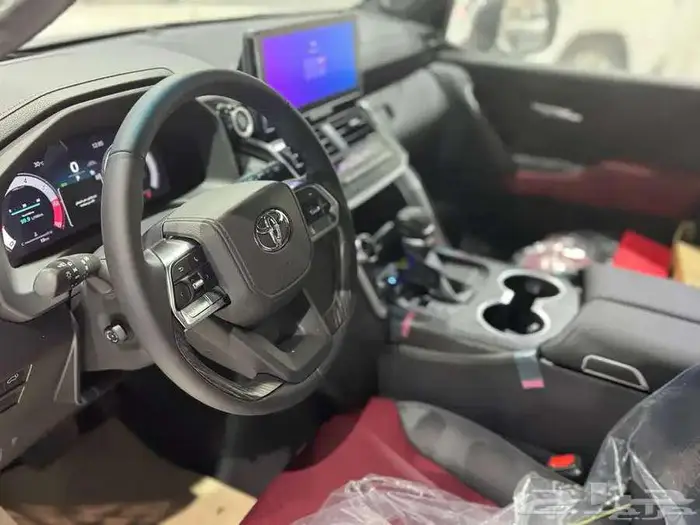 في اكس ار 2025 بريمي فل كامل توين تيربو اللون اسود 12