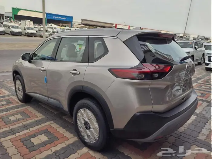 نيسان اكس تريل 2024 ستاندر 5 مقاعد دفع رباعي السعر 95 الف 10