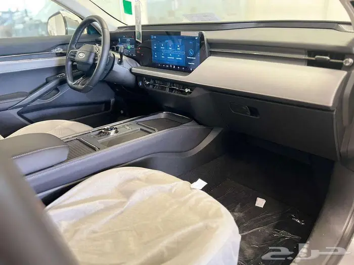 فورد امبيانتي وتريند وتيتانيوم 2026 20