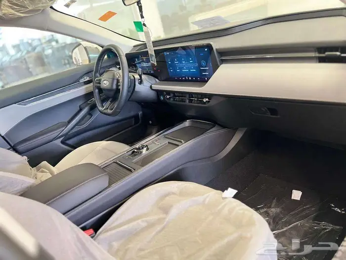 فورد امبيانتي وتريند وتيتانيوم 2026 16