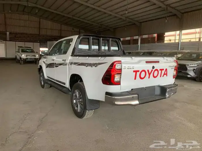 تويوتا -هايلوكس -S-GLX-2025فل كامل بنزين 2