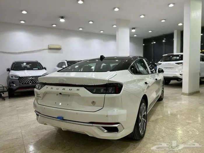 فورد تورس تيتانيوم ابيض2026 4