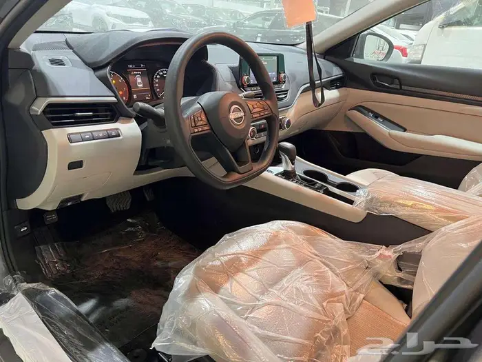 نيسان التيما نص فل SV 2025 واستاندر اسود عرض خاص 15