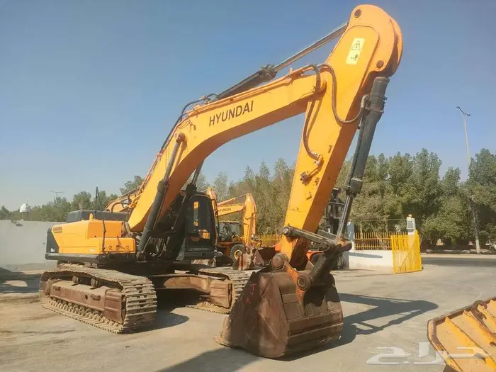 بوكلين حفار Hyundaiموديل Roblex480LC-9Sللبيع 1