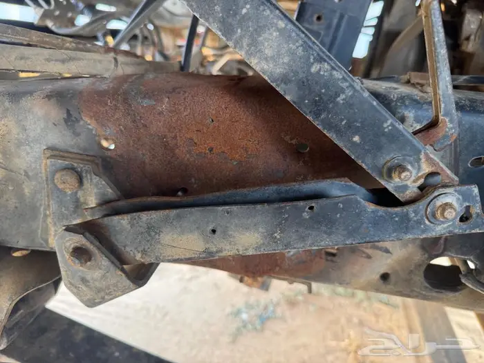 دينة وايت ايسوزو 2000 4