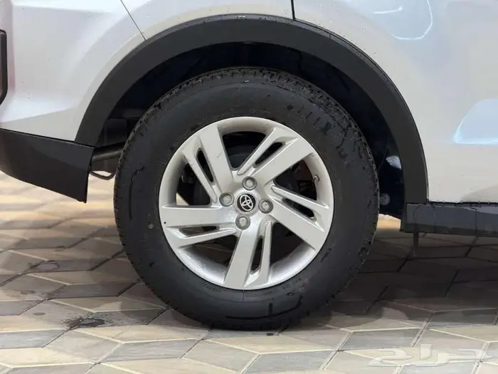 بقسط يبدأ من 1035ريال احصل على تويوتا رايز استاندر 2026 5