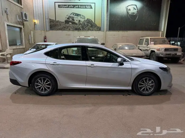 تويوتا كامري E بنزين جنوط 2025- سعودي 2