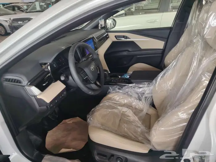 كامري LE هايبرد 2025 متوفر اقصاط 6