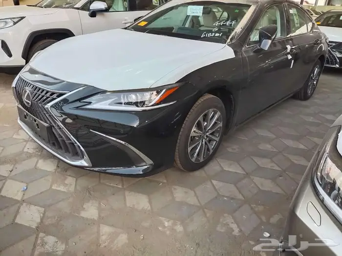 متوفر لكزس اى اس 250 aa موديل 2025 0