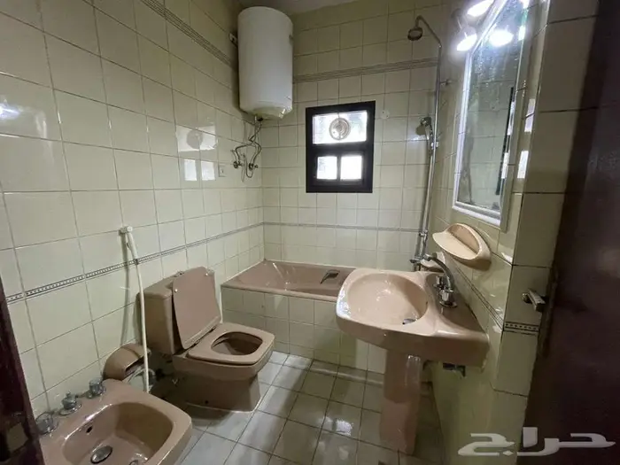 شقة غير مؤثثة للإيجار سنوي في جدة حي الفيصلية مقابل جدة بارك 4