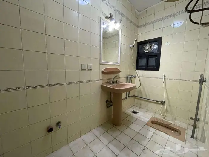 شقة غير مؤثثة للإيجار سنوي في جدة حي الفيصلية مقابل جدة بارك 5