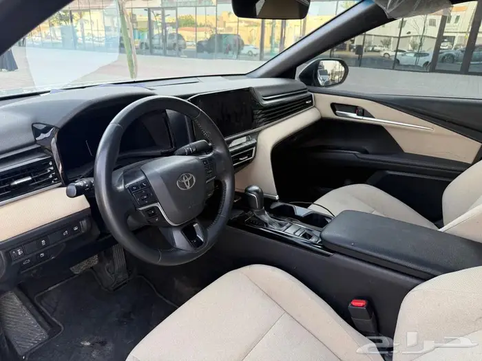 للبيع تويوتا كامري 2025 1