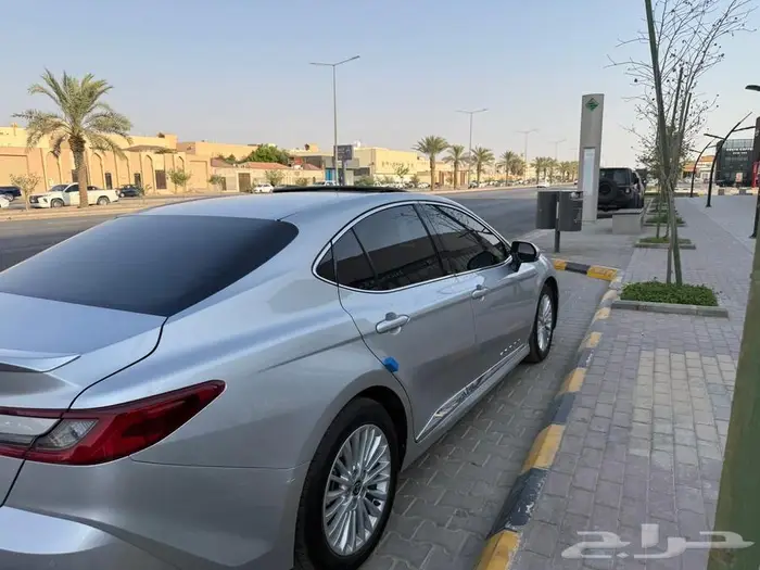 للبيع تويوتا كامري 2025 3