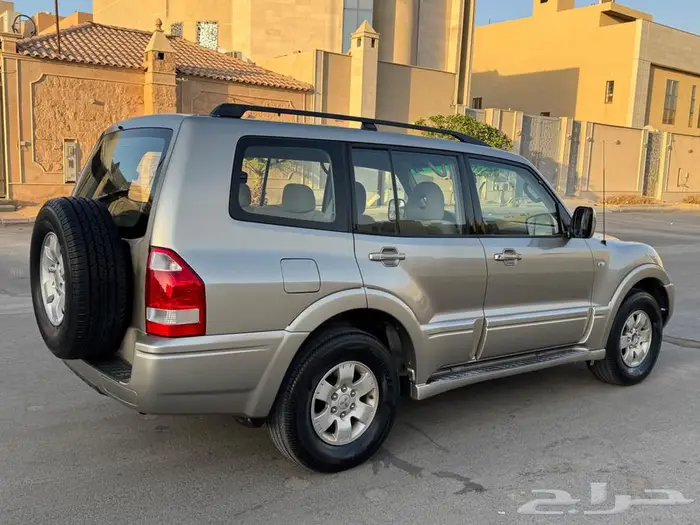 جيب باجير ميتسوبيشي 4