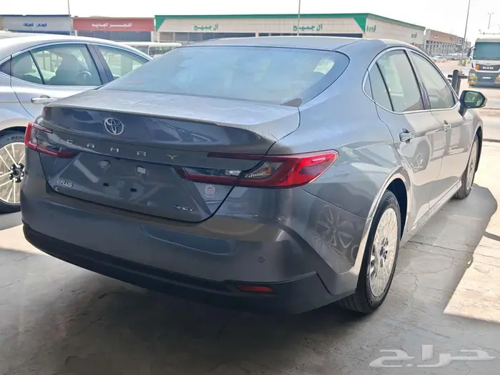 كامري E Plus هايبرد 2025 عرض خاص 116000 شامل الضريبة 18