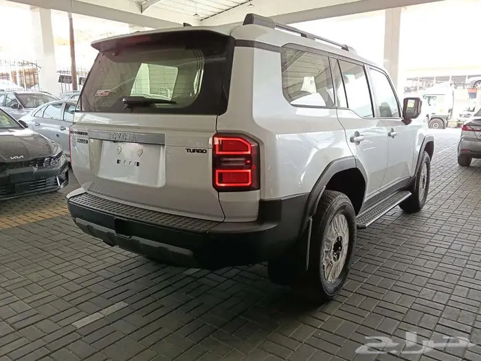 تويوتا برادوا TXL3 بنزين ابيض م 2025 - سعودي 4