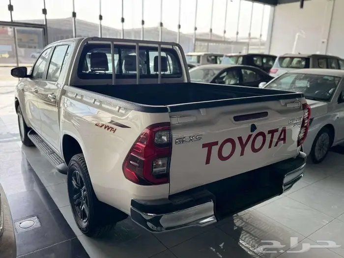 تويوتا هايلوكس SGLX بريمي بنزين 2.7 فل كامل دبل 2025 4