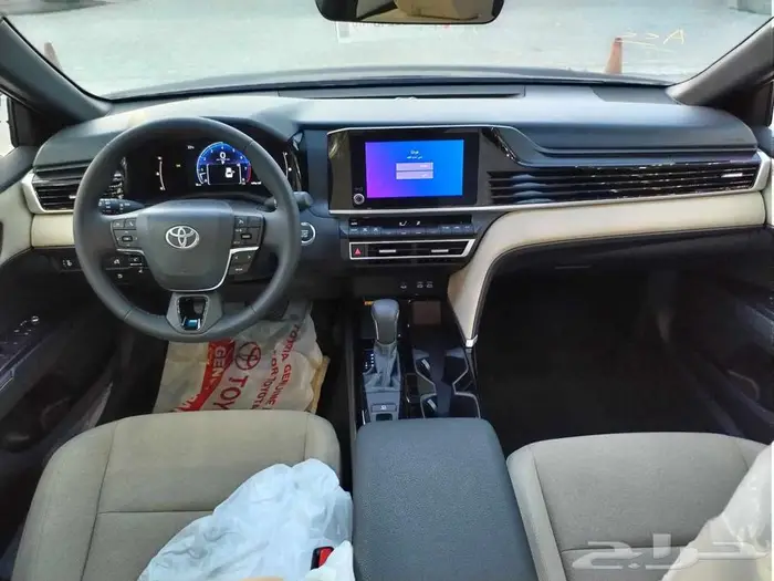 تويوتا كامرى LE بنزين 2025 ضمان سعودى 6