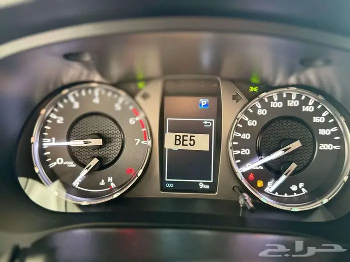 تويوتا هايلوكس SGLX بريمي بنزين 2.7 فل كامل دبل 2025 19