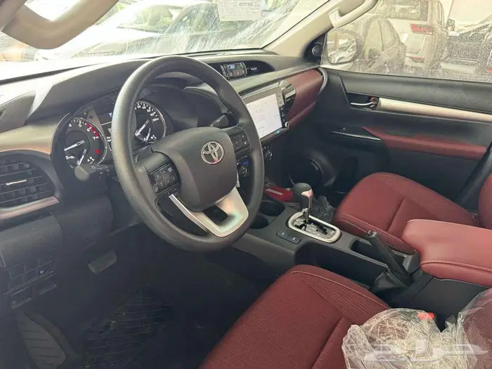 تويوتا هايلوكس SGLX بريمي بنزين 2.7 فل كامل دبل 2025 23