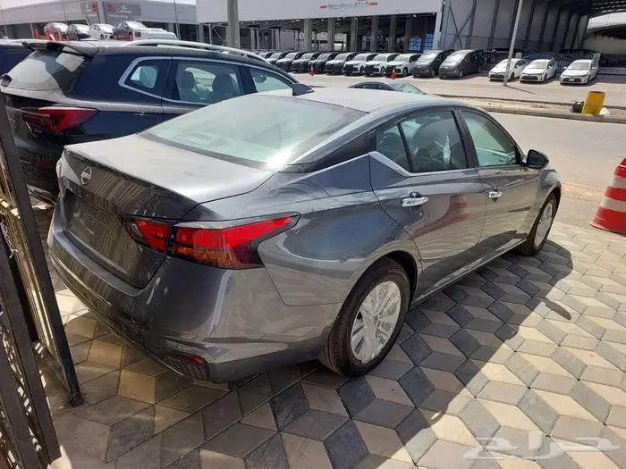 نيسان التيما 2.5 ستاندر 2025 0