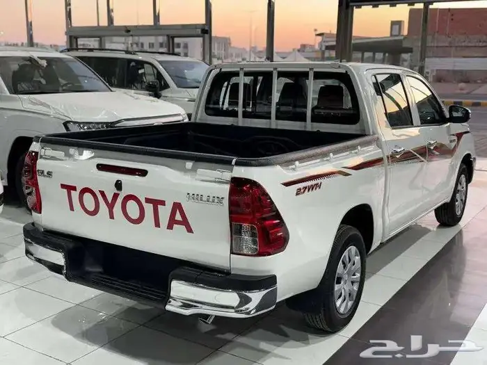 هايلوكس غمارتين GLS اتوماتيك بنزين 2025 4