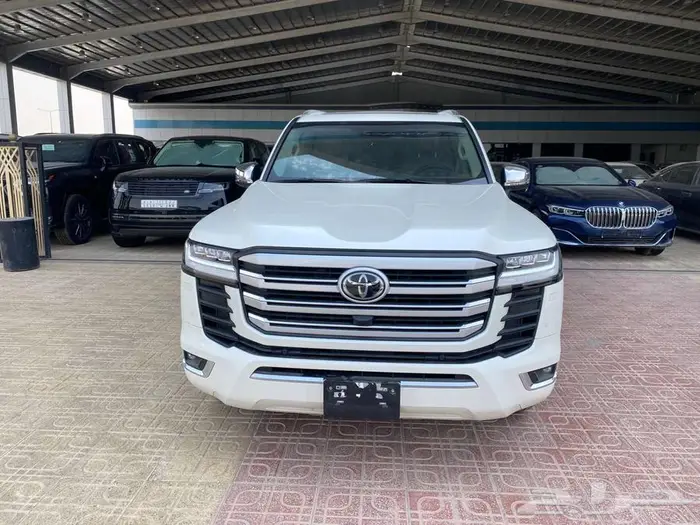 تويوتا لاندكروزر VX 2024 ابيض مستعمله 0