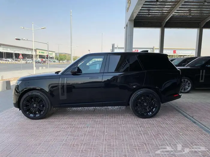 رنج روفر SE V8 موديل 2025 Black Edition 5