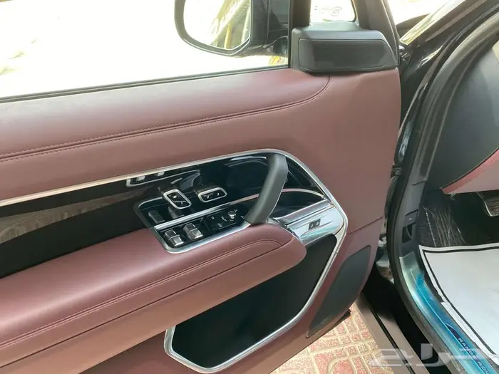 رنج روفر SE V8 موديل 2025 Black Edition 9
