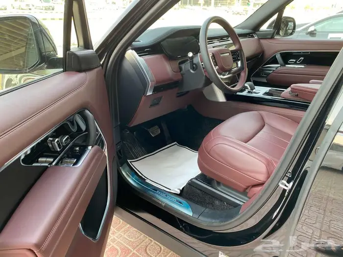 رنج روفر SE V8 موديل 2025 Black Edition 13