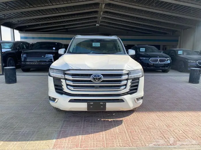 تويوتا لاندكروزر 2025-L4 بنزين.سعودي ( ابيض - لوحات ) 0