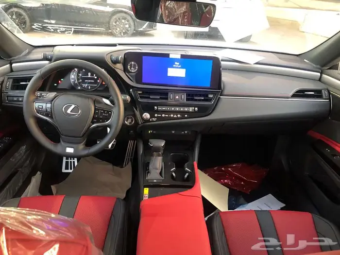 لكزس ES350 FF 2025 اسبورت سعودي أبيض _ أسود داخل أحمر 5